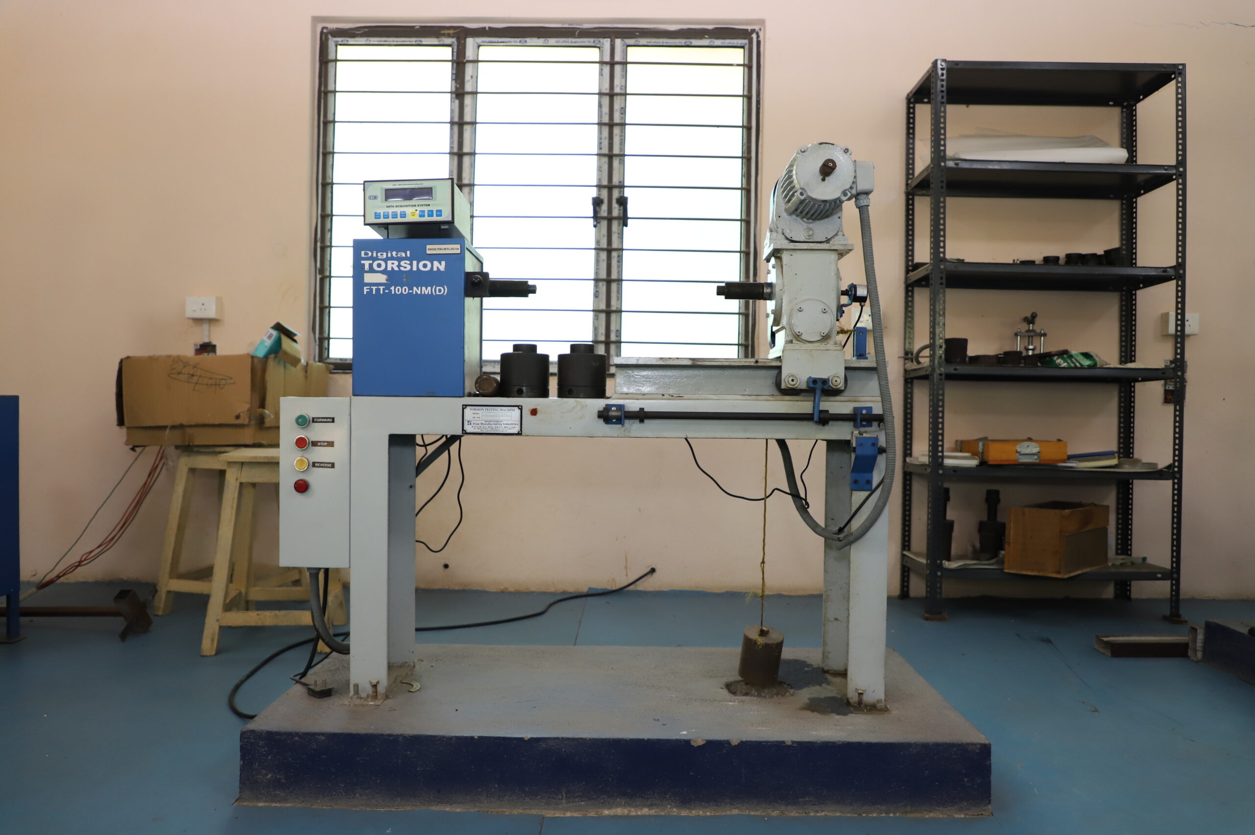Torsion Testing Machine